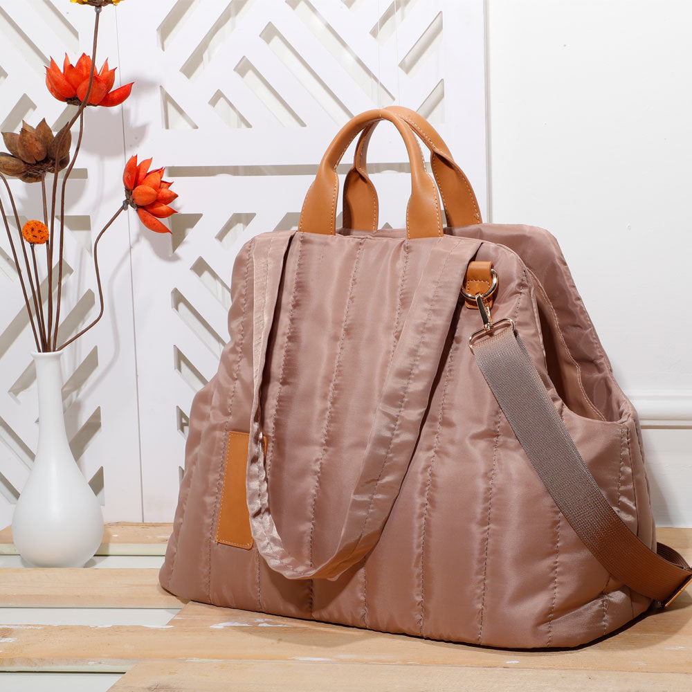 Lightweight Waterproof Pet Carrier Handbag For Outdoor Travel And Fashion Use